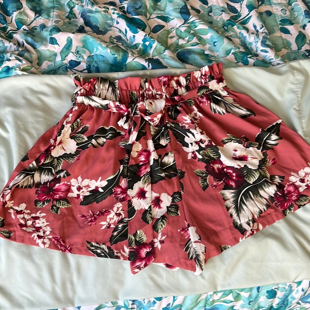 Cute summer shorts size medium